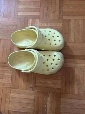 Crocks Womens Yellow Clog Sandals - Comfortable Slip-On